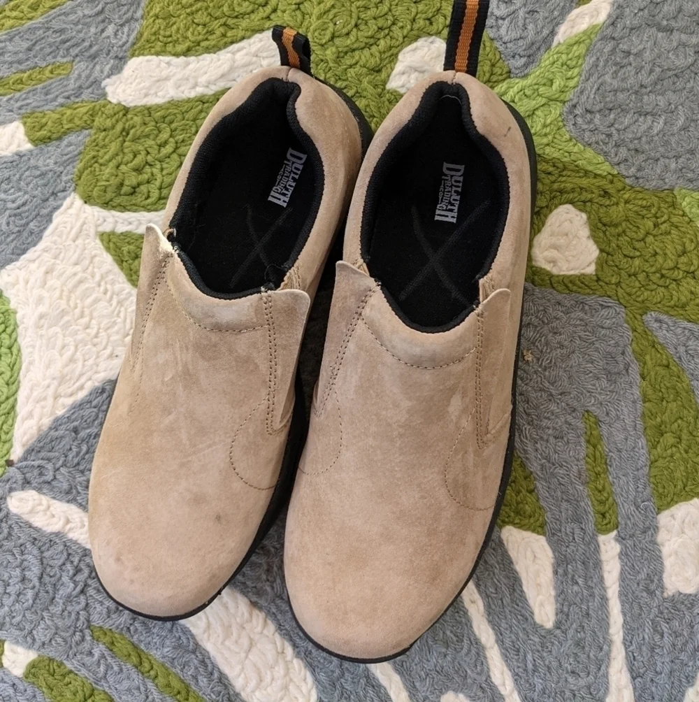 Duluth Trading Co Slip On Beige Suede‎ Leather Slip Resistant Shoes Size 9